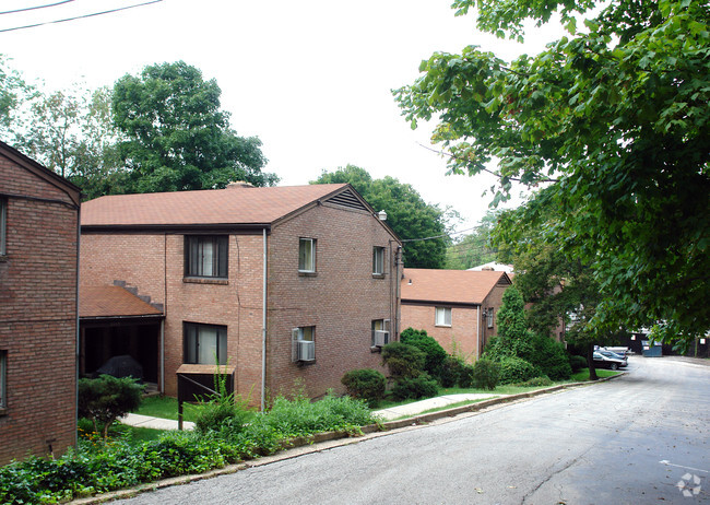 Building Photo - Melwood Manor