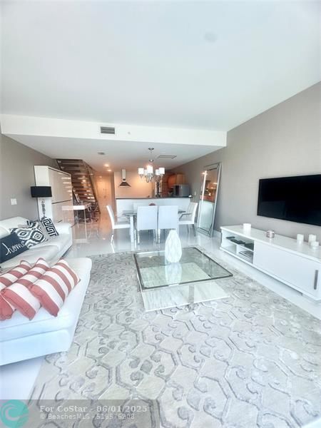 Foto del edificio - 2950 NE 188th St