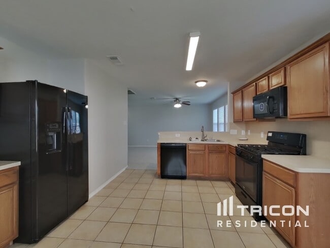 Foto del edificio - 13007 Lark Point Ct