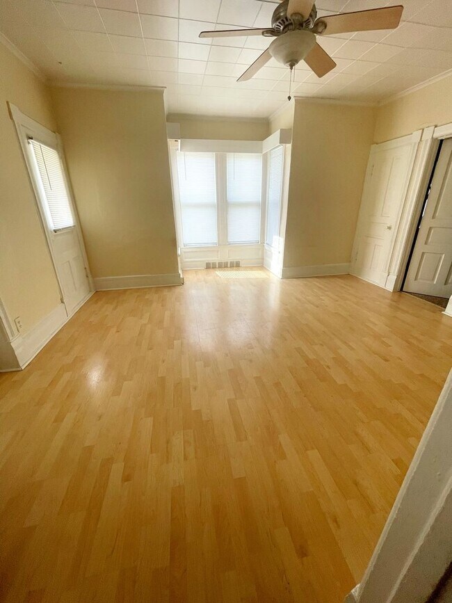 Foto del edificio - 516 N Adams St