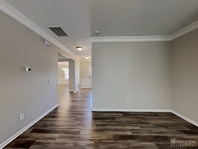 Building Photo - 152 Kingston Dr