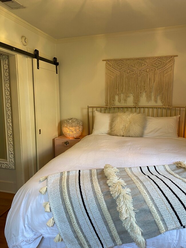 Bedroom - 8861 Cynthia St