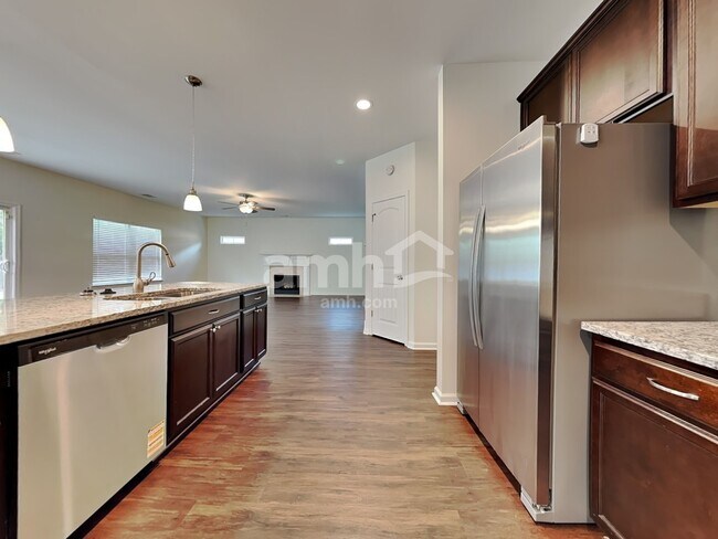 Foto del edificio - 138 Waverly Way