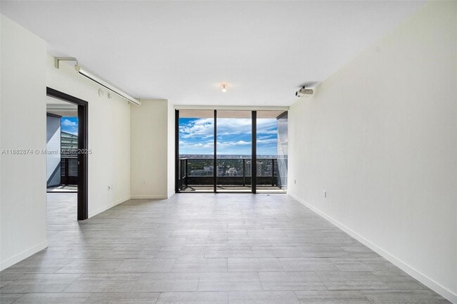 Building Photo - 1000 Brickell Plaza