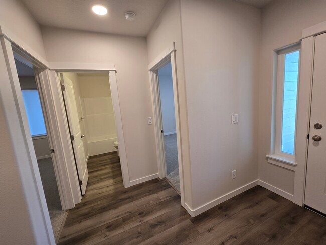 Foto del edificio - 2232 W Jay Ave
