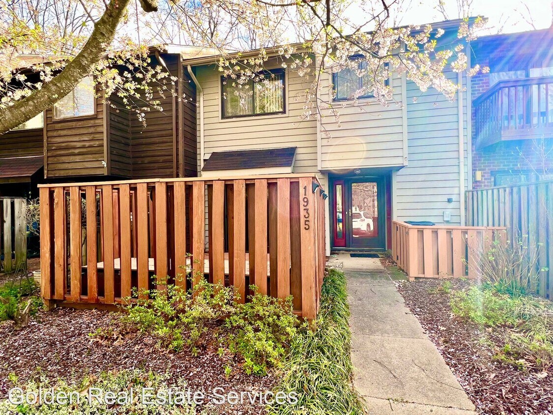 Foto principal - 3 br, 2.5 bath House - 1935 Winterport Clu...