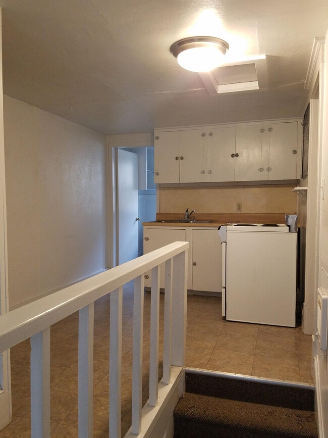 Photo - 1-154 Monroe St House