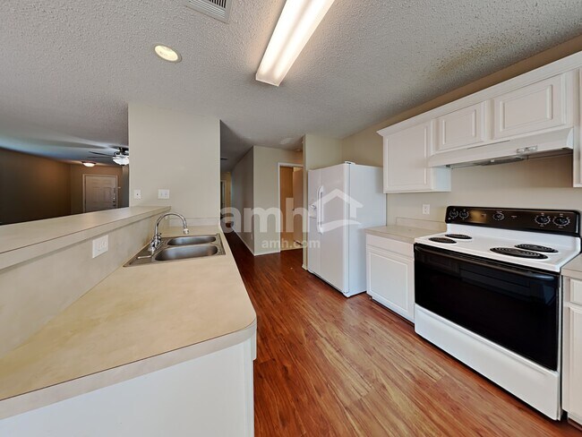 Building Photo - 1620 Morrison Drive