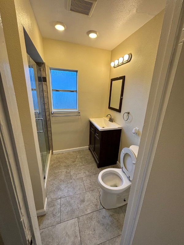 Building Photo - 526 W 49th St