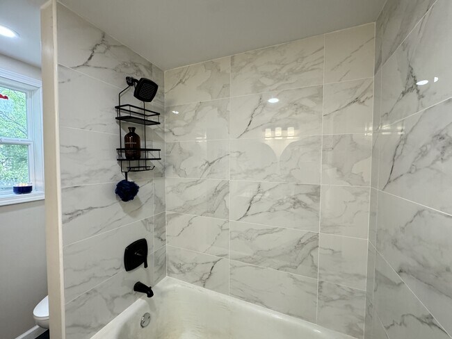 Foto del edificio - 1308 3rd Ave SW