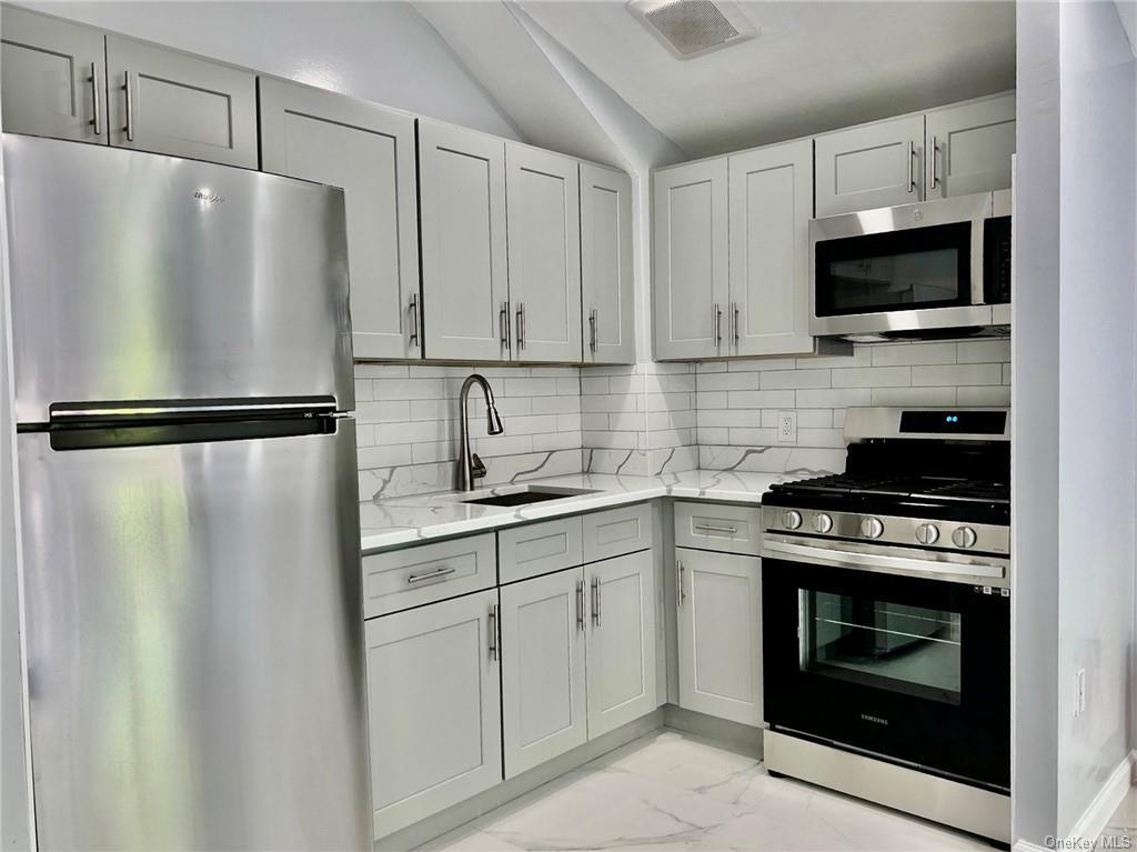 Building Photo - 301 Thieriot Ave