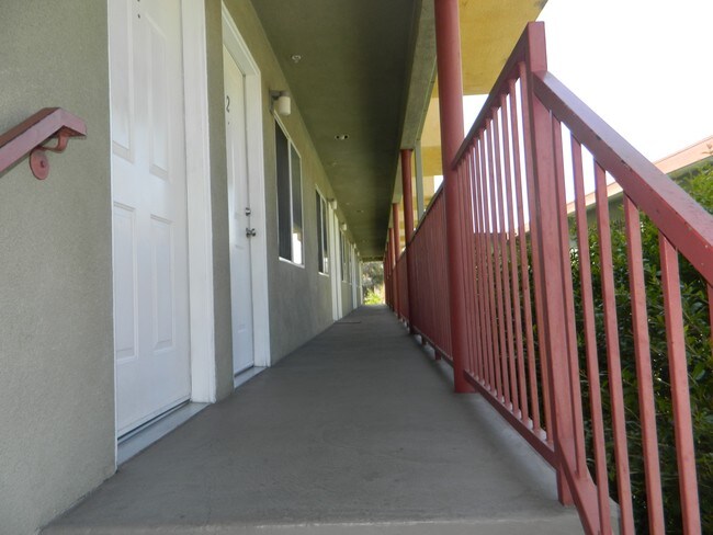 Foto del edificio - 6136 Eleanor Ave