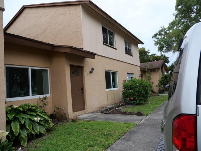 Building Photo - 7091 W Sunrise Blvd