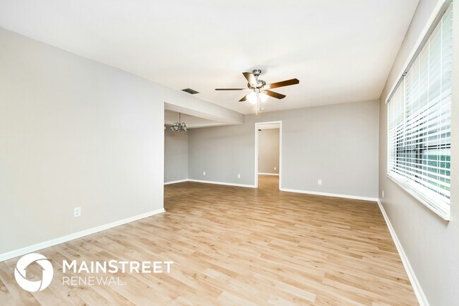 Foto del edificio - 8445 Winged Foot Dr