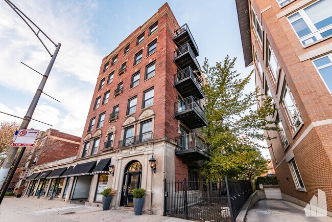 Building Photo - 4144 N Sheridan Rd