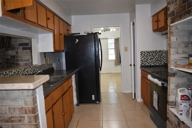 Foto del edificio - 6718 Rowell Ct