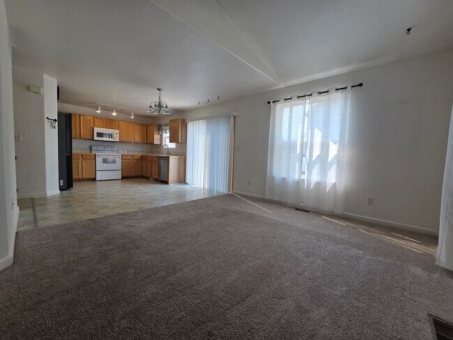 Foto del edificio - GREAT 3-BDRM, 3-BATH, 2-STORY + BMST. HOME AVAILABLE FOR IMMEDIATE OCCUPANCY IN GRAPEVINE!