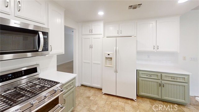 Building Photo - 28616 Golden Oak Ln