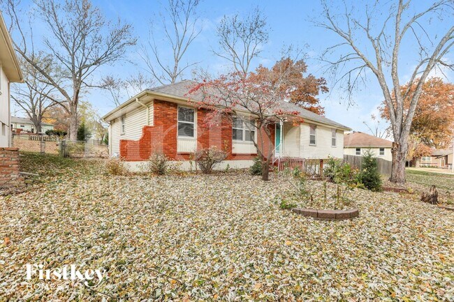 Foto del edificio - 9000 N Grand Ave