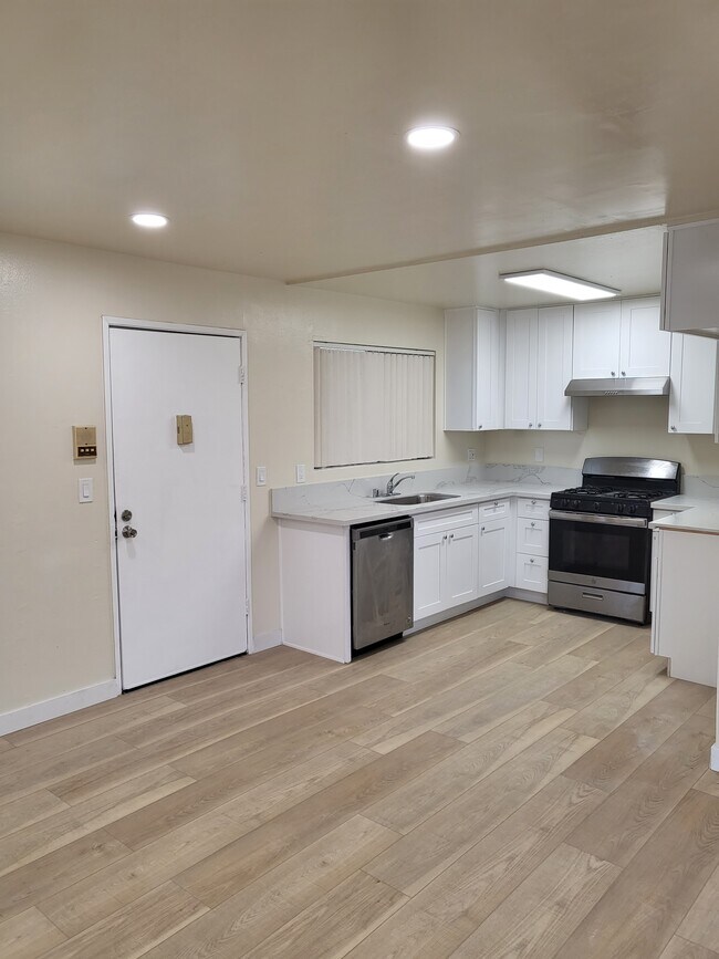 1652 W 204th St Unit 2, Torrance, CA 90501 Condo for Rent in