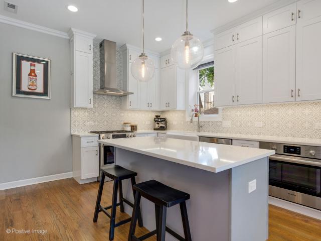 Foto del edificio - 3 bedroom in Chicago IL 60613