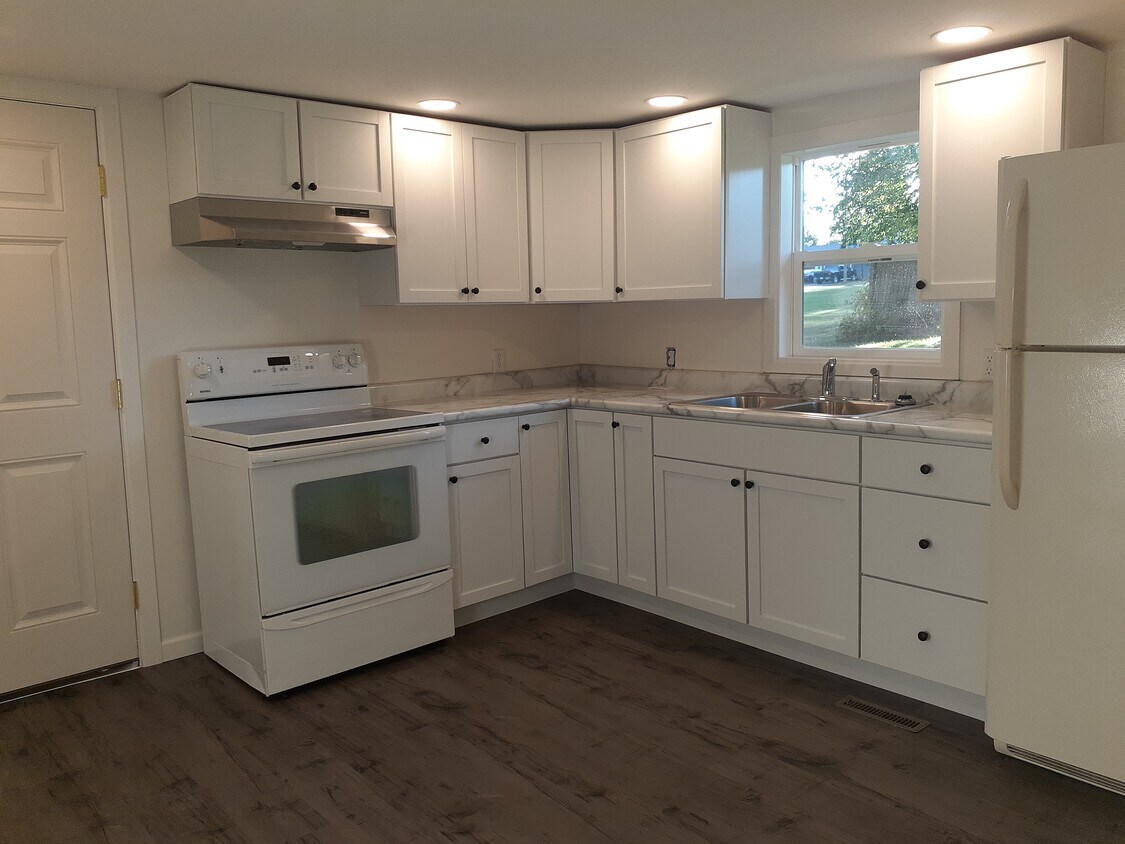 1051 N Trimble Rd, Mansfield, OH 44906 House Rental in Mansfield, OH