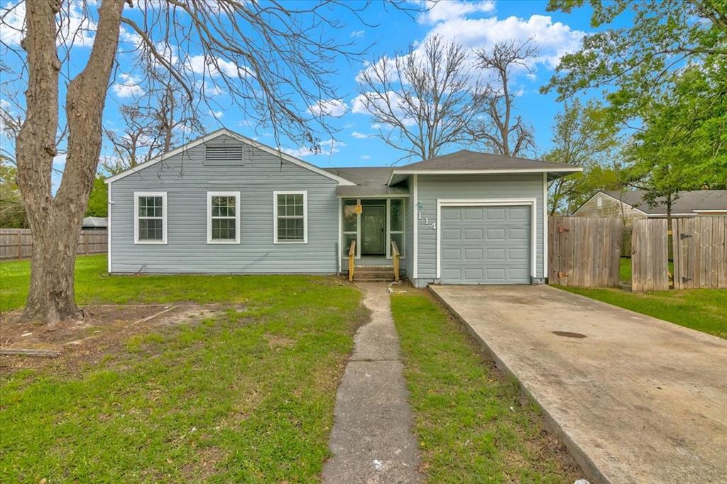 Foto principal - 114 Lakeside Dr