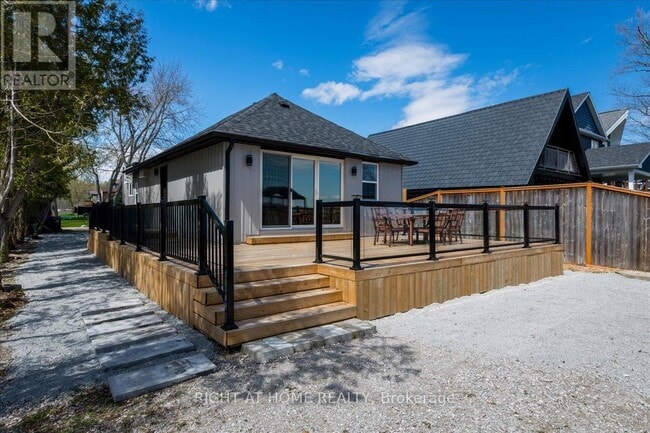 Building Photo - 241 Rockaway Beach Pl