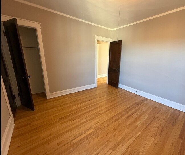 Photo - 3943 N Kostner Ave (Chicago, IL) Apartment