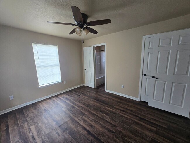 Foto del edificio - 1101-1103 SE 15th Street