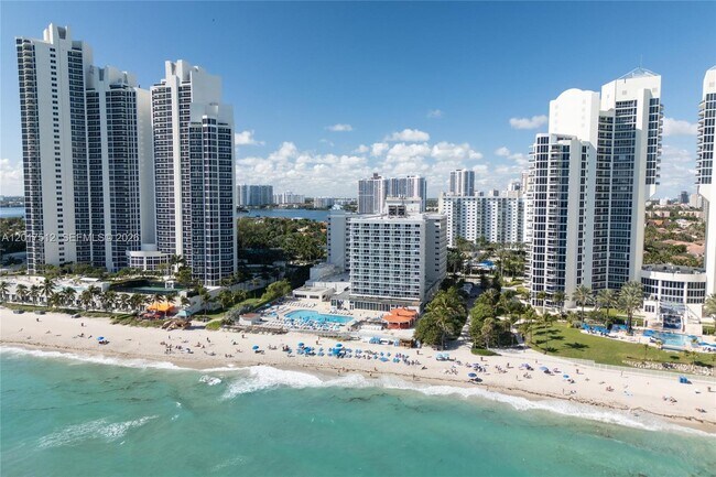 Foto del edificio - 19201 Collins Ave