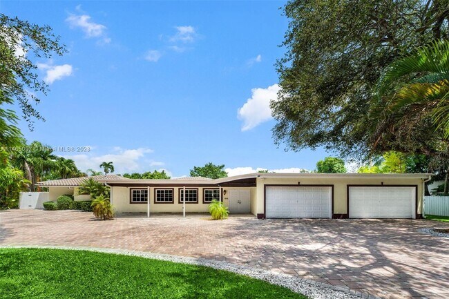 Building Photo - 4335 SW 60th Pl