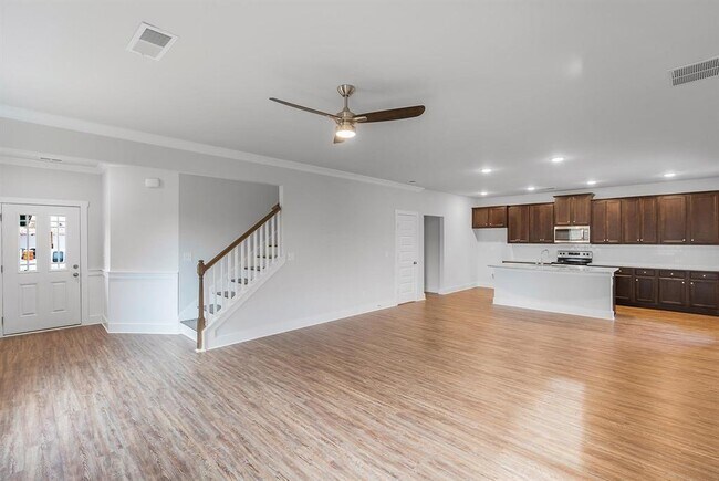 Building Photo - 3216 Southfield Ln