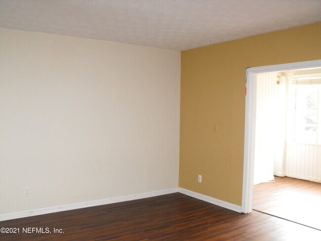 Building Photo - 4306 Plaza Gate Ln S