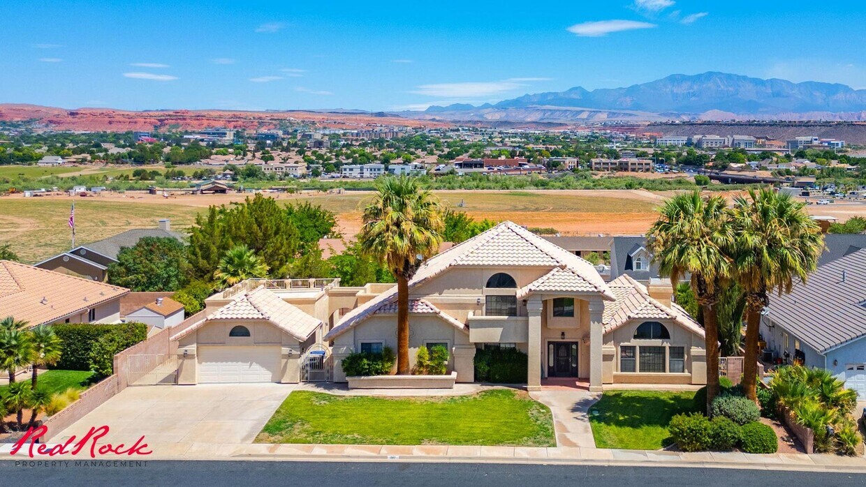 Primary Photo - Spacious 6 Bedroom Home with a Balcony!