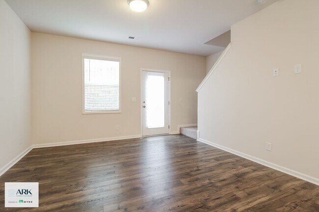 Building Photo - 4 Oak Rose Dr