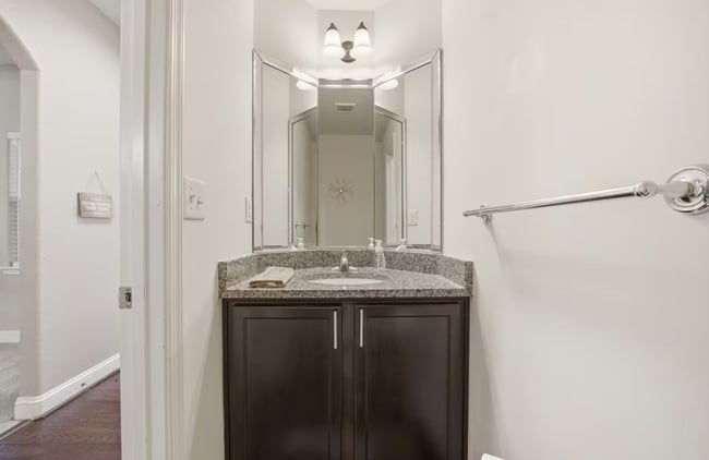 Building Photo - All-Inclusive Room in Stylish Kempsville Condo w/ Garage