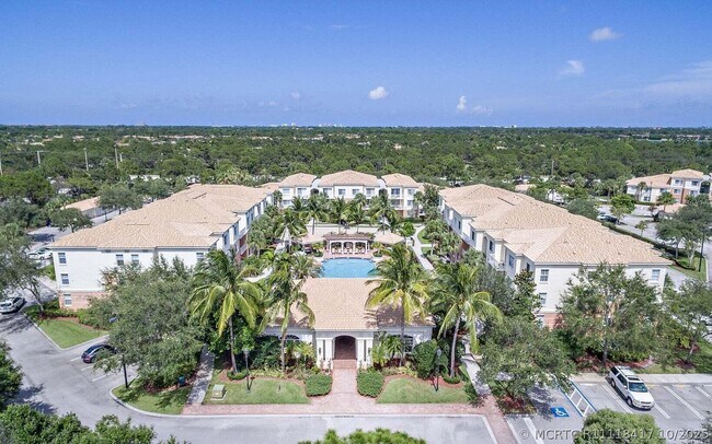 Foto del edificio - 6305 Myrtlewood Cir W