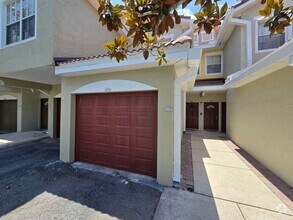 Building Photo - 5700 Bentgrass Dr