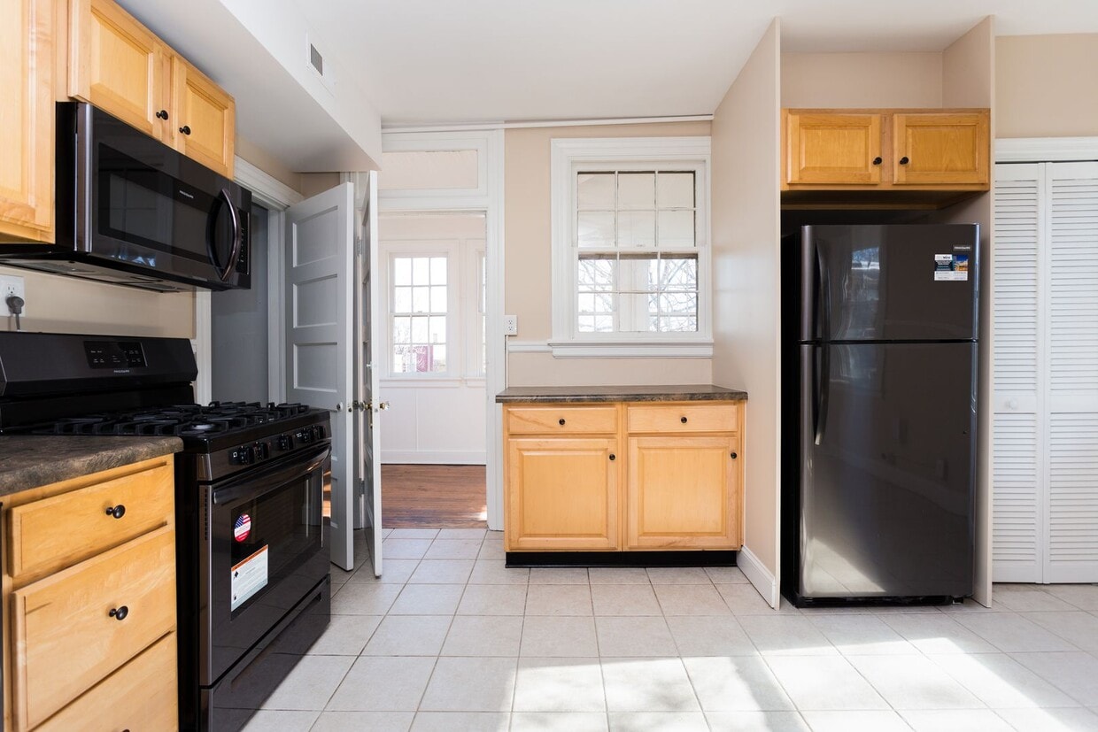 Photo - 412 W Marshall