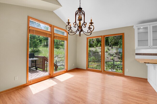 Building Photo - 5368 Evergreen Heights Dr