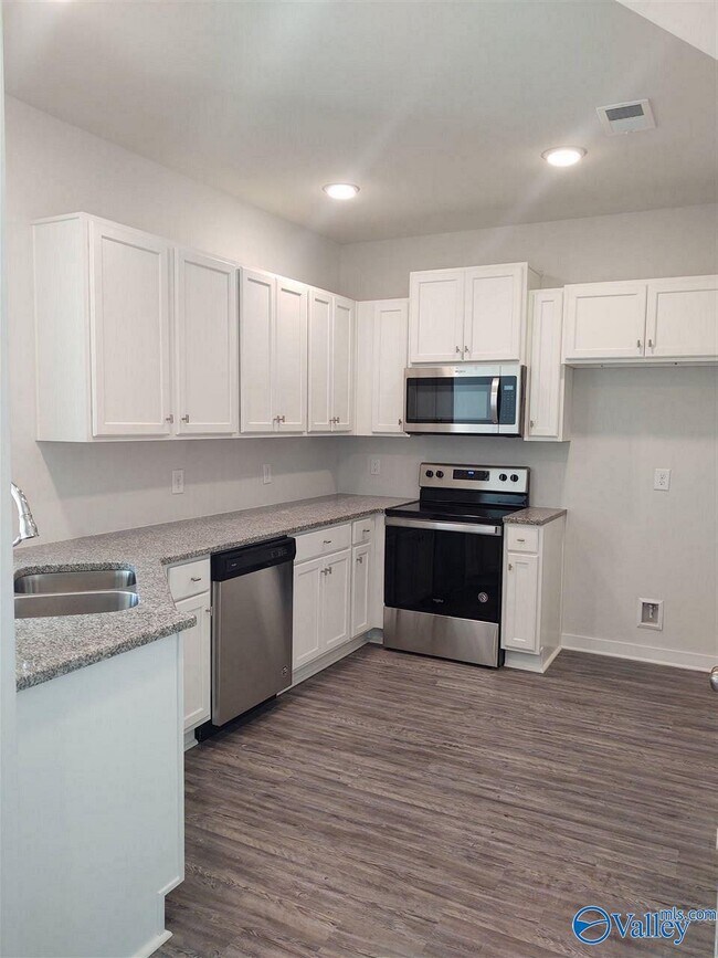 Building Photo - 109 Woodsbrook Pl SW
