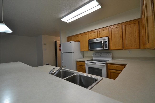 Building Photo - 3675 Lancaster Dr NE