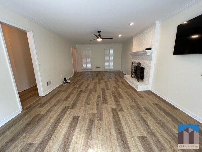 Foto del edificio - 1501 Eryn Cir