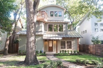 Building Photo - 610 W Live Oak St