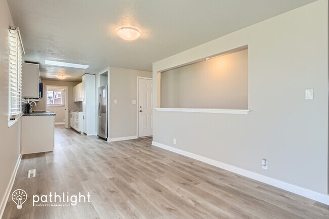 Foto del edificio - 2130 North 4650 West, Plain City, UT, 84404