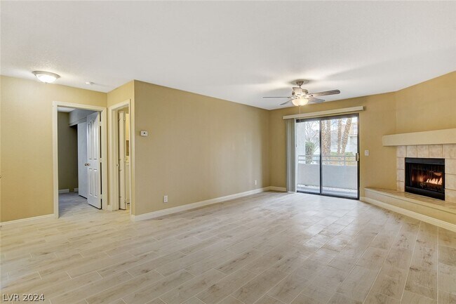 Building Photo - 2623 S Durango Dr