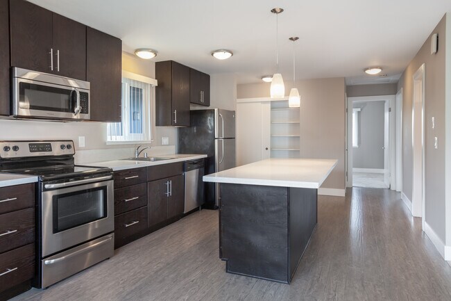 Foto del edificio - 16945 Roberts Rd