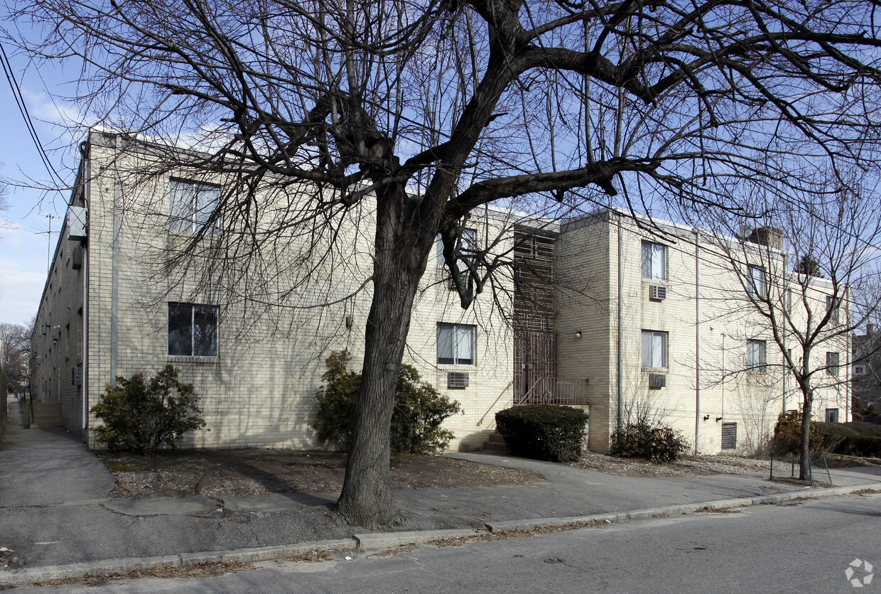 Building Photo - 391-395 Angell St