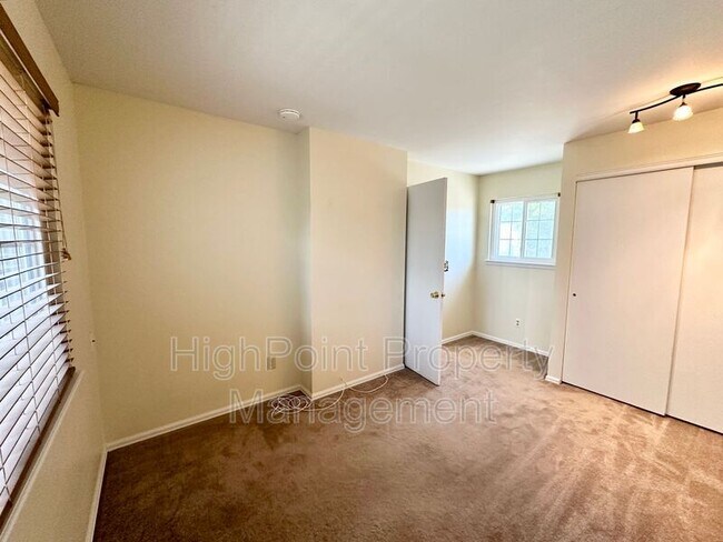 Foto del edificio - 12631 Fairfax St